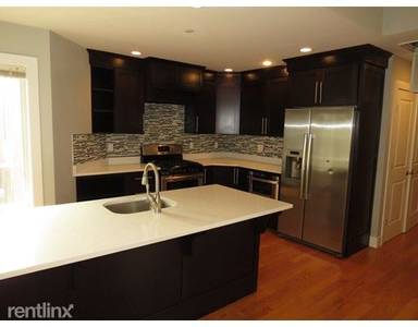 Main picture of 41 W 2nd St