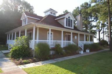 Main picture of 21401 West Ln