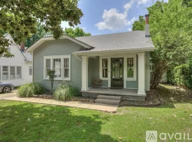 Main picture of 1332 E 20th St