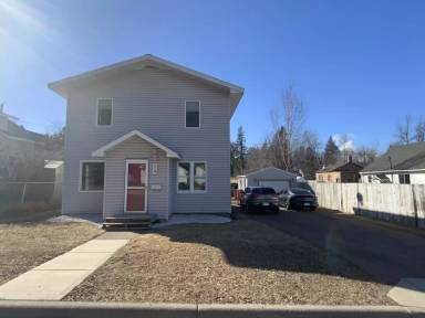 Main picture of 39 3rd St