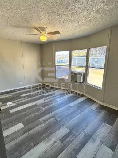 Main picture of 840 Jenkins Rd