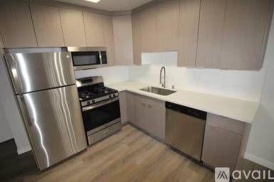 Main picture of 544 N Hayworth Ave