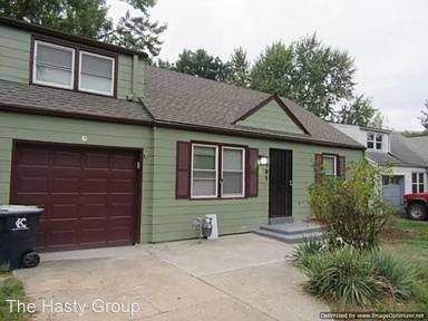 Main picture of 905 E 77th Ter