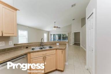 Main picture of 6631 Cambridge Park Dr