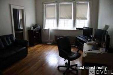 Main picture of 2045 Commonwealth Ave