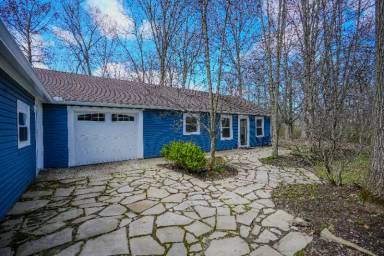 Main picture of 168 Forest St