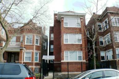 Main picture of 4831 N Sawyer Ave