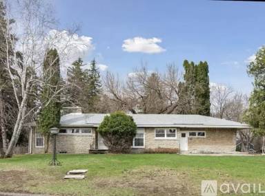 Main picture of 600 Meadow Ln S