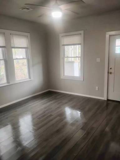 Main picture of 1511 W Main St