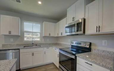 Main picture of 28 Sebago Pl