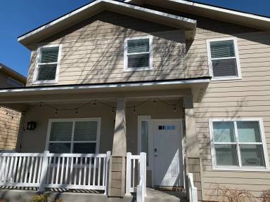 Main picture of 1013 E Bancroft Ave