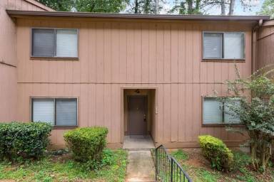 Main picture of 972 Pine Hollow Rd