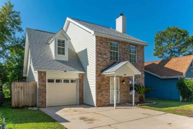 Main picture of 3063 Yorktown Cir