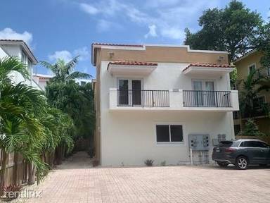 Main picture of 2945 Coconut Ave