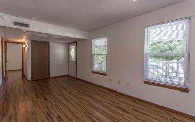 Main picture of 1014 E Walnut St