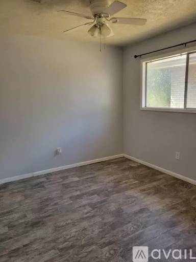 Main picture of 1907 Pine Tree Dr