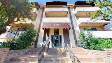 Main picture of 5353 Yarmouth Ave