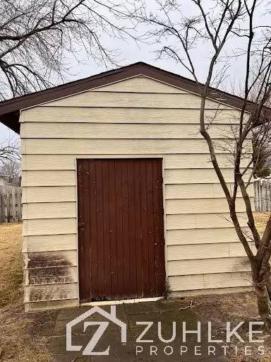 Main picture of 2770 1st Ave