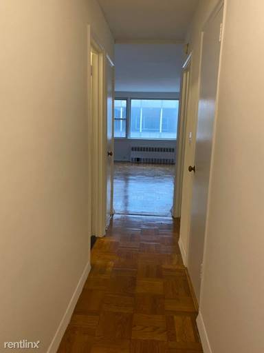 Main picture of 160 E 55th St