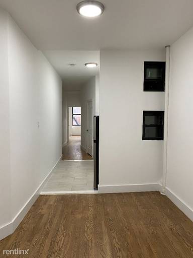 Main picture of 310 E 93rd St