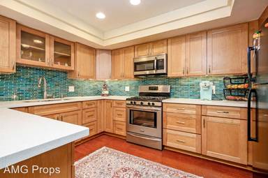 Main picture of 5204 Caminito Solitario