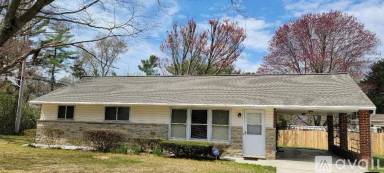Main picture of 101 N Lynbrook Rd
