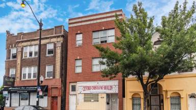 Main picture of 4220 W Armitage Ave