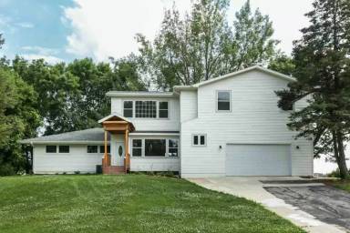 Main picture of 23018 Rosedale St