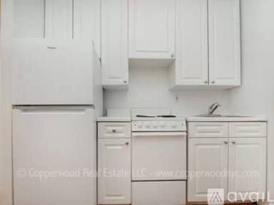 Main picture of 1384 2nd Ave