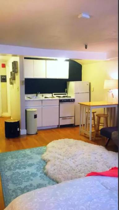 Main picture of 879 Beacon St
