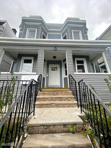 Main picture of 85 W 25th St