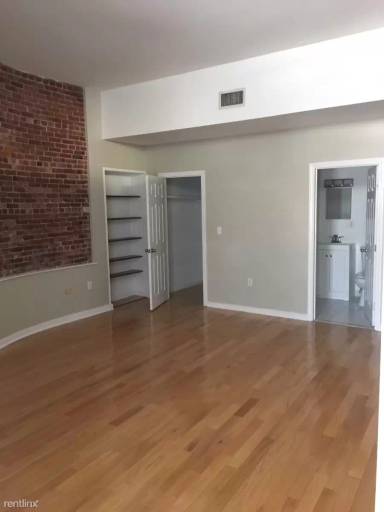 Main picture of 17 Bow St