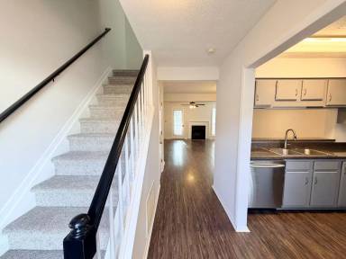 Main picture of 2918 Aspen Woods Entry