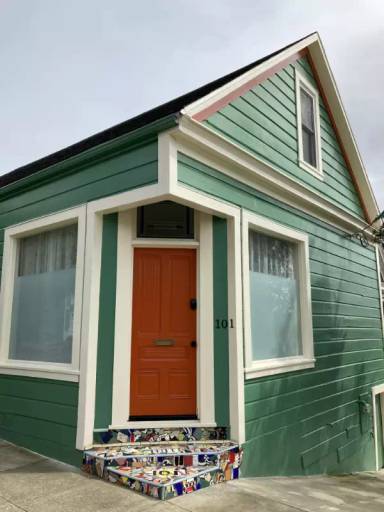 Main picture of 101 Mateo St