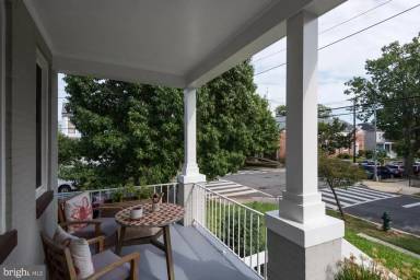 Main picture of 801 Jefferson St NW