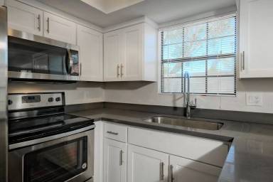 Main picture of 820 W University Dr Apartments