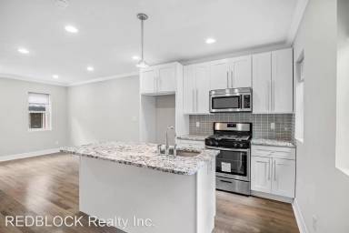 Main picture of 1920 Cambridge St