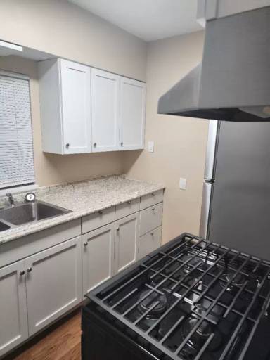 Main picture of 3415 Riverside Dr