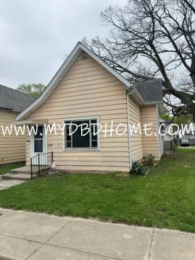 Main picture of 1327 Michigan Ave