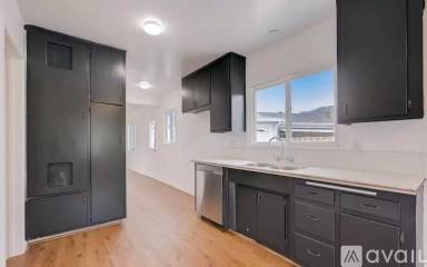 Main picture of 647 Corwin Ave