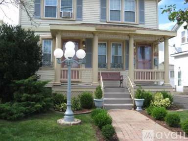 Main picture of 3353 Phillips Ave