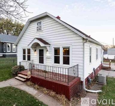 Main picture of 406 Woolworth Ave