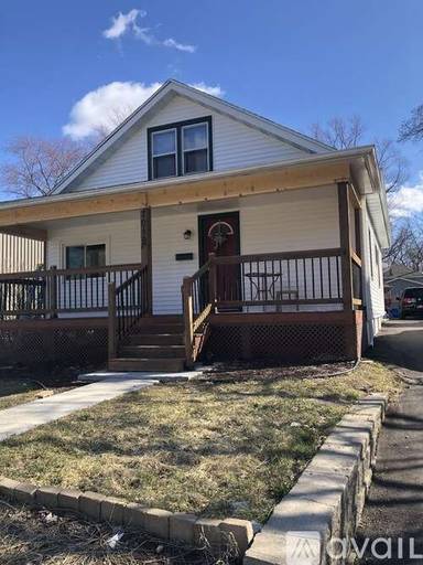 Main picture of 7019 University Ave