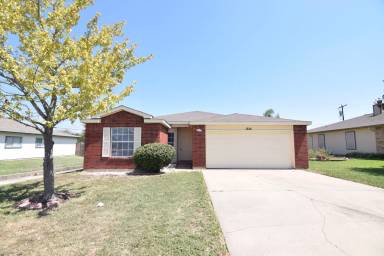 Main picture of 1801 Waterford Dr