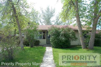 Main picture of 102 E Valley Dr