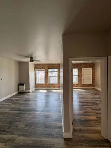 Main picture of 250 S Kenmore Ave