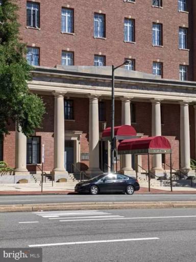 Main picture of The Colonnade Historic Condominium Association