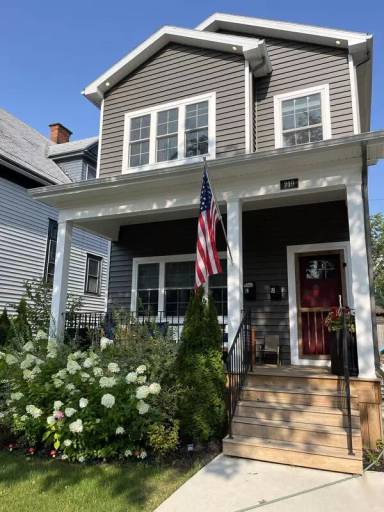 Main picture of 219 Oxford Ave