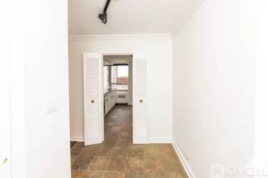 Main picture of Faulkner House Condominiums