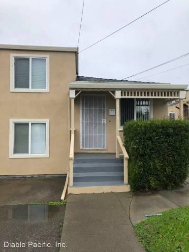 Main picture of 19715 Center St
